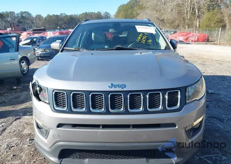 2019 Jeep Compass Sun And Wheel Fwd z USA, uszkodzony, nr VIN 3C4NJCBB4KT636347